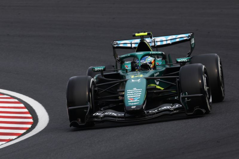 alonso-aston-suzuka-f1-2