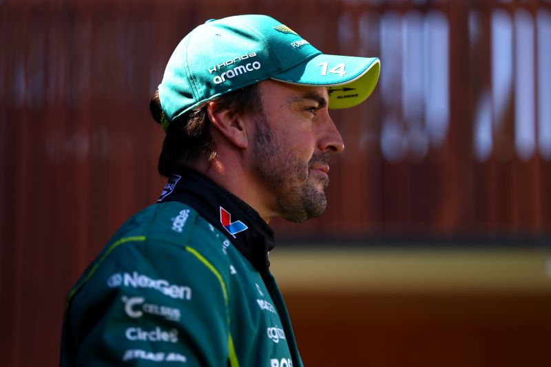 alonso-astonmartin-melbourne-day1-f1-1