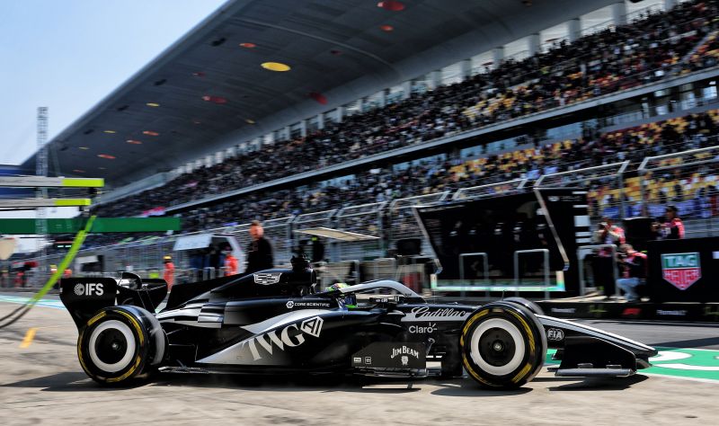 cadillac-perez-f1-kina-day1