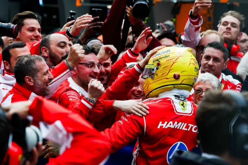 hamilton-ferrari-kina-f1-2