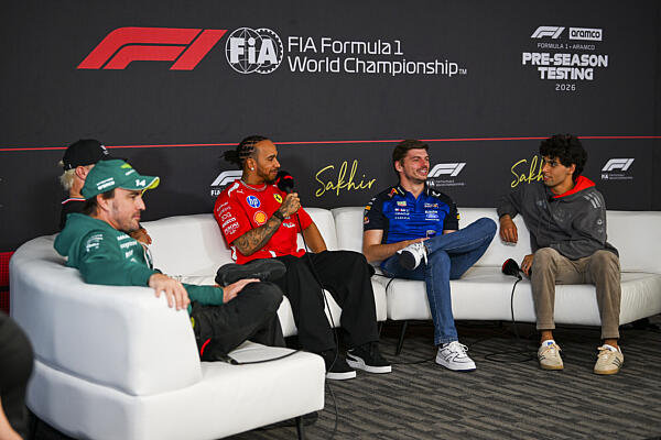 hamilton-pressconf-teszt-f1-1