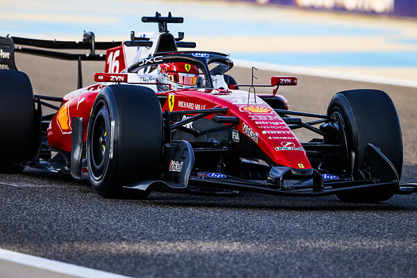 leclerc-ferrari-teszt-bahrein-f1-2