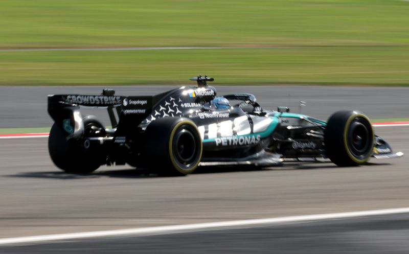mercedes-bahrein-teszt-f1-1
