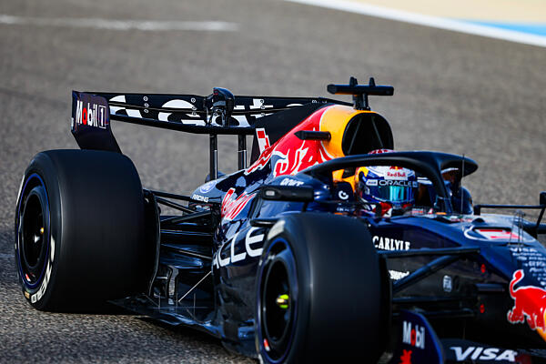 redbull-motor-teszt-bahrein-f1-1