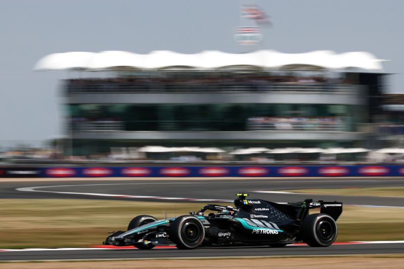 antonelli-pole-mercedes-brit-f1-2