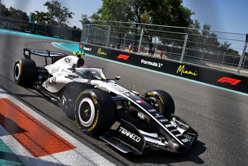bottas-cadillac-f1-2