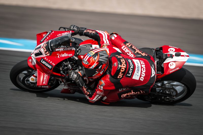 bulega-ducati-wsbk-2