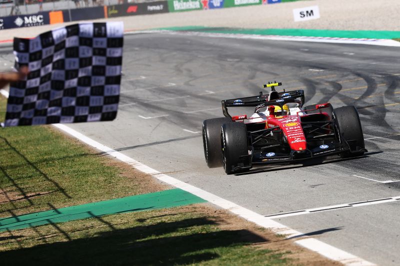 hamilton-ferrari-barcelona-win-f1-1
