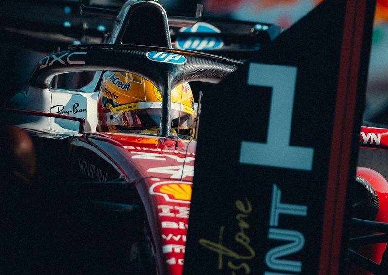 hamilton-p1-f1-brit-day1
