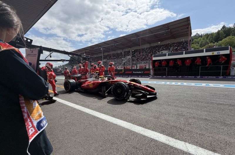 hamilton-pit-spa-f1-1