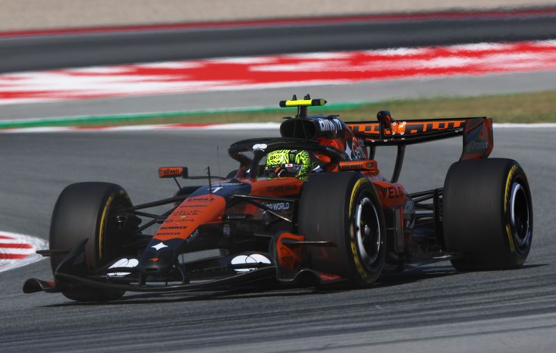 norris-mclaren-barcelona-fp2-f1-1
