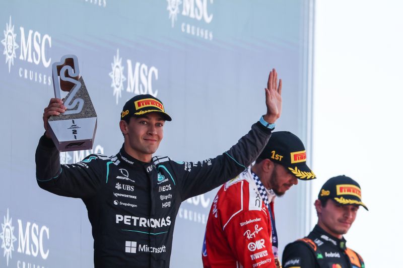 russell-mercedes-barcelona-dobogo-f1
