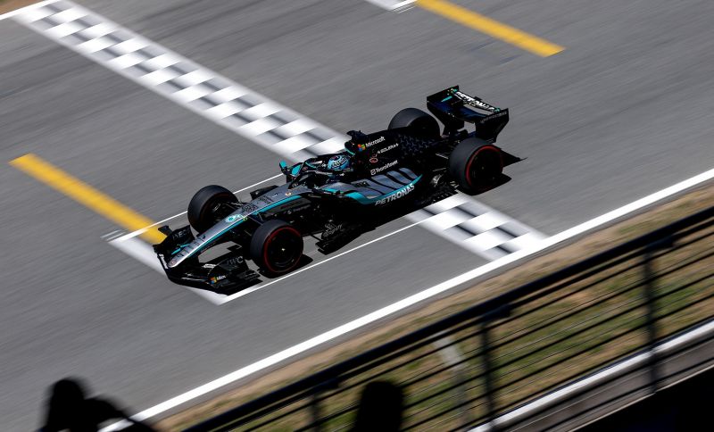 russell-mercedes-barcelona-f1-1