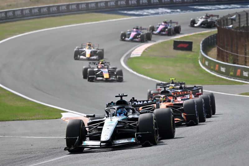 M622483_F1_Grand_Prix_of_Netherlands_resize