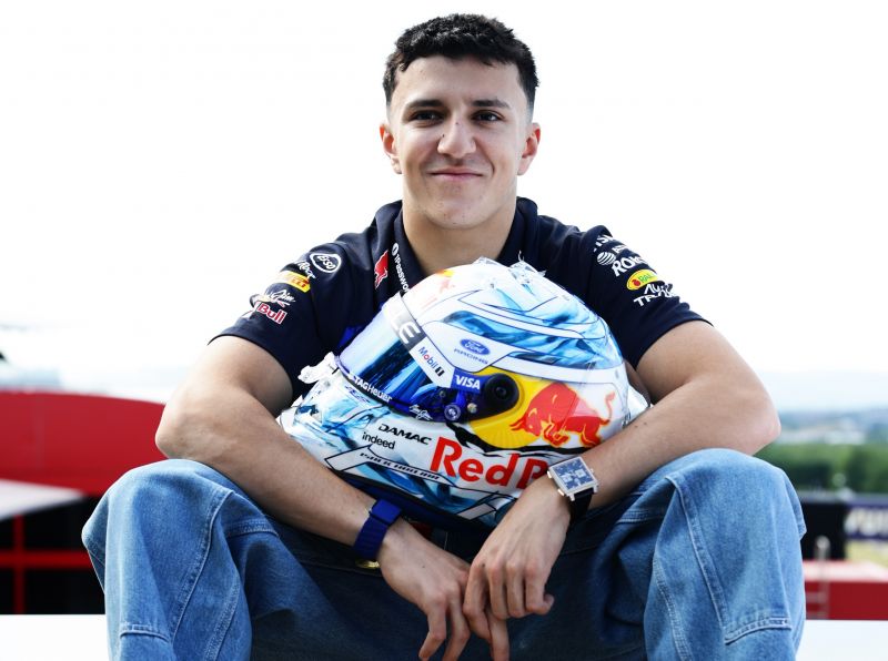 hadjar-redbull-f1-4-v2