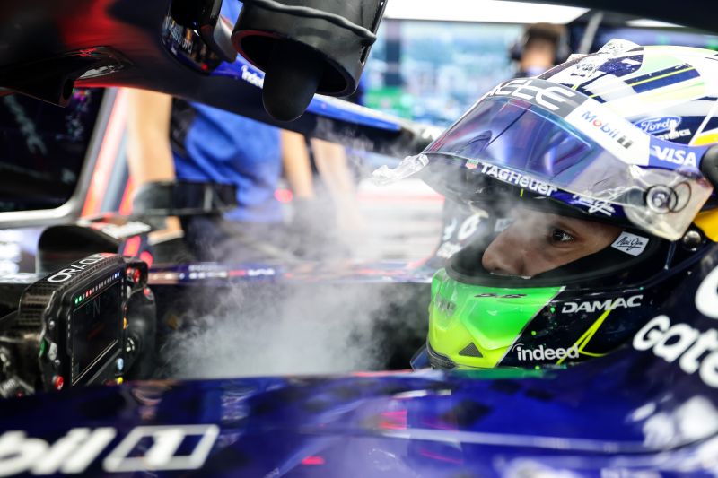 hadjar-redbull-szingapur-day1-f1