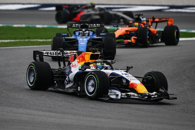 koltsegsapka-f1-racingbulls-williams