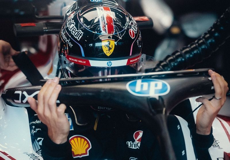 leclerc-ferrari-szingapur-f1-day2-3