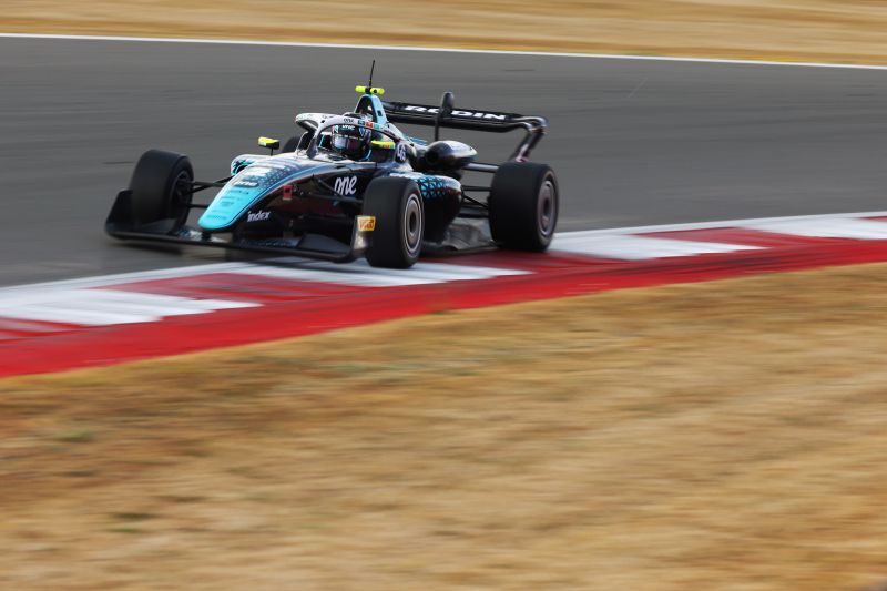 molnarmartin-silverstone-1