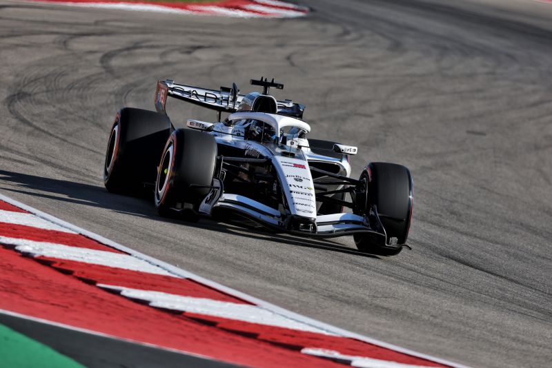 perez-cadillac-f1-2_1