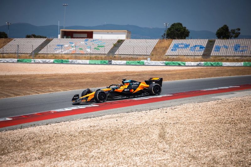 portimao-mclaren-f1-teszt-tpc-1