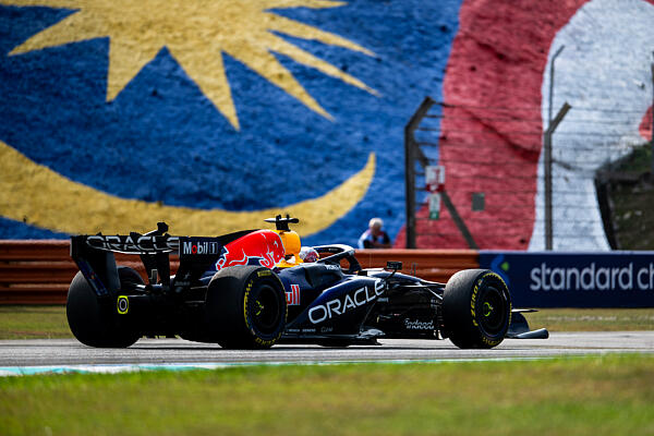 sepang-day1-f1-1-verstappen