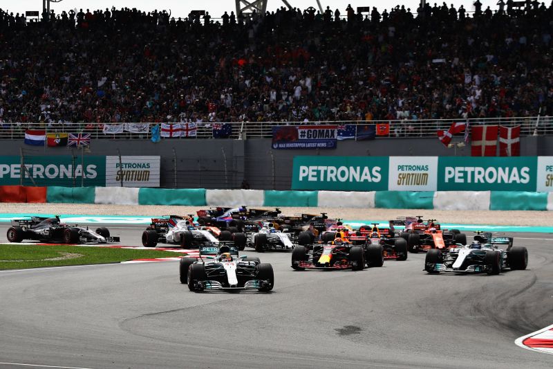 sepang-start-f1_1