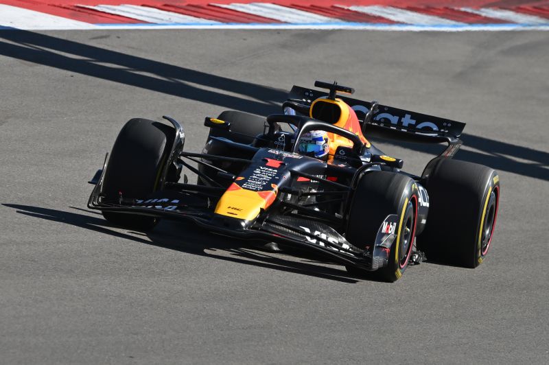 verstappen-cota-2025-f1-2