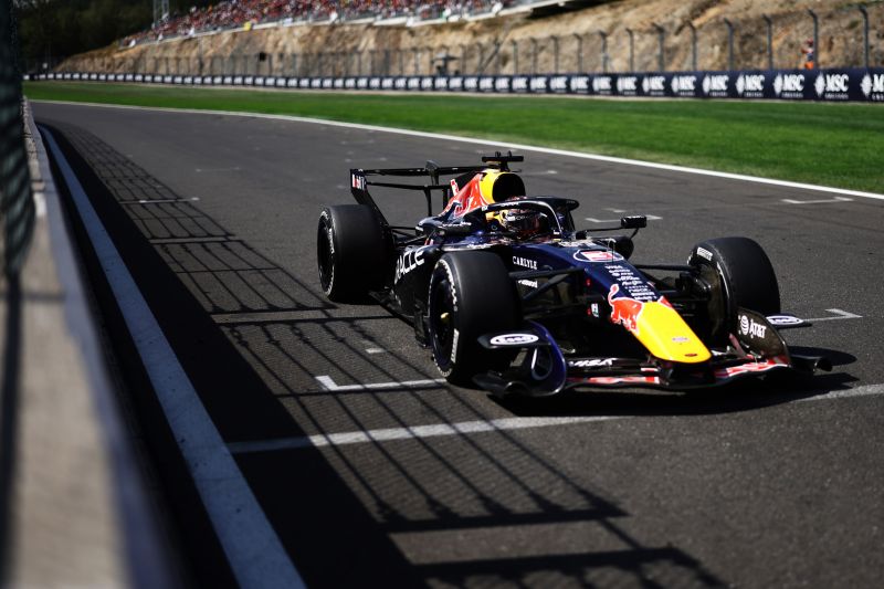 verstappen-redbull-hun-day0-2