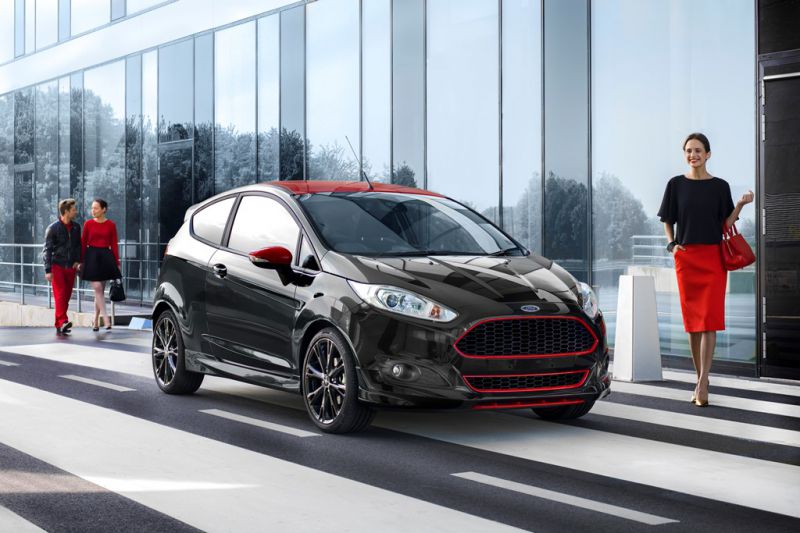 Ford_Fiesta_Red_and_Black_02