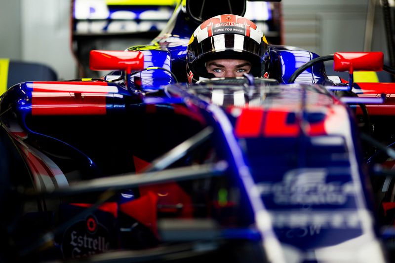 gasly-toro-rosso-rb-abudhabi-2017-1