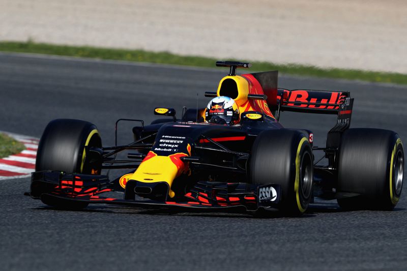 ricciardo-redbull-barcelona-teszt-1