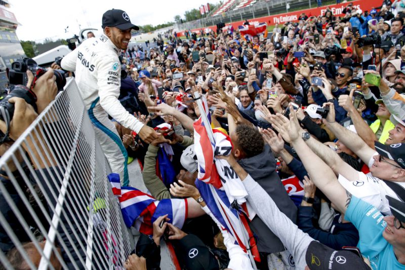 hamilton-mercedes-barcelona-2018-2