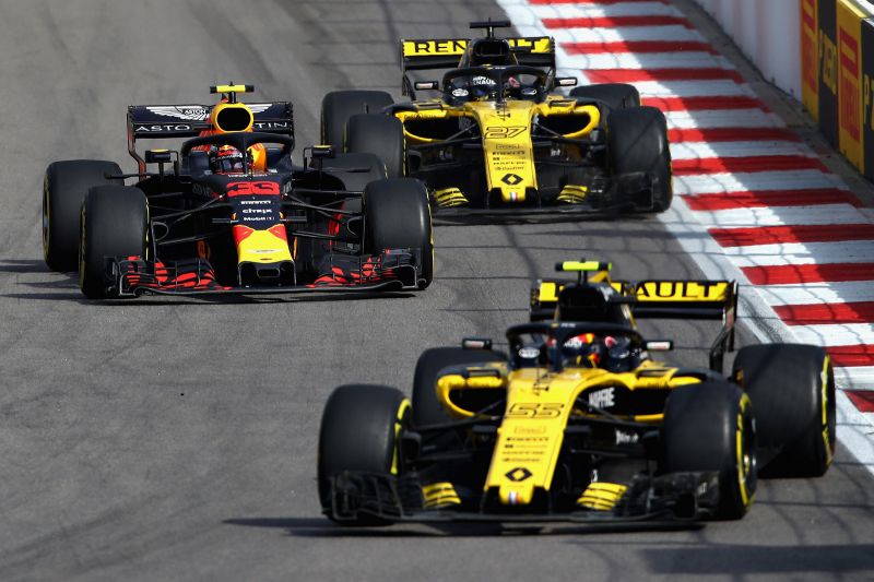 redbull-renault-szocsi-2018-1