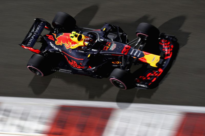 verstappen-redbull-abudhabi-2018-1