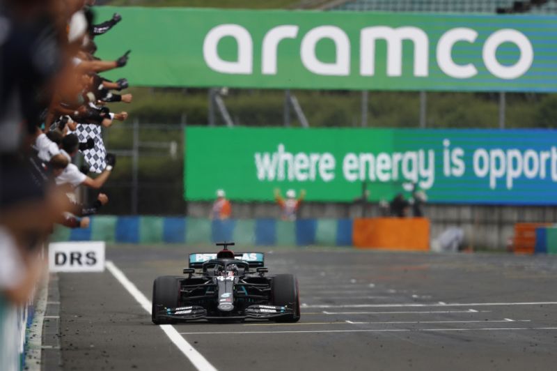 hamilton-mercedes-hung-win-1