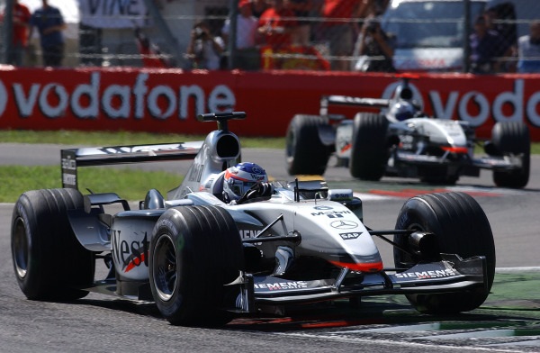 raikkonen-coulthard-2003-dppi