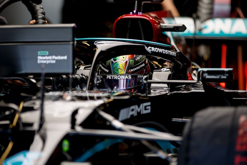 hamilton-abudhabi-mercedes-day1