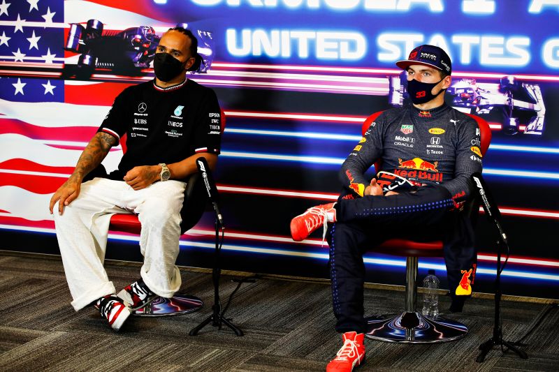 verstappen-hamilton-austin-press-2021-redbull