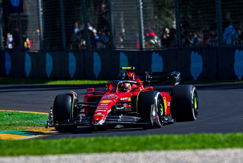 sainz-fp1-ferrari-aus