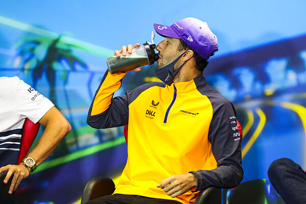 ricciardo-day0-melbourne