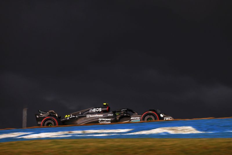 f1-hamilton-mercedes-interlagos-day1-2