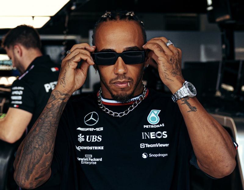 f1-hamilton-mercedes-suzuka-day0