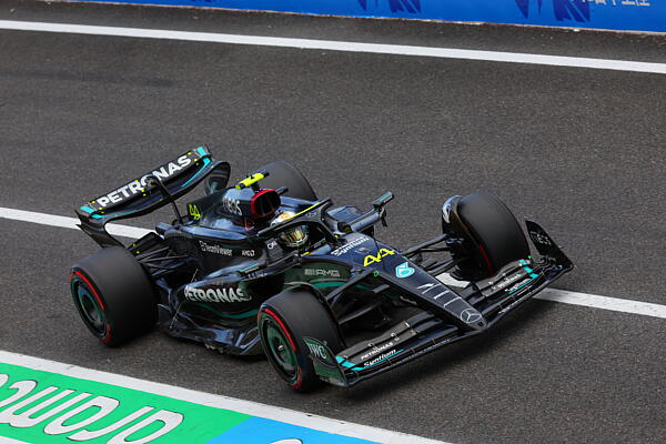 f1-hamilton-mercedes-suzuka