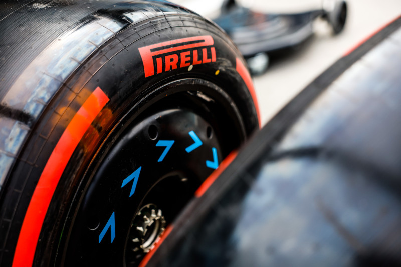 f1-pirelli-gumi