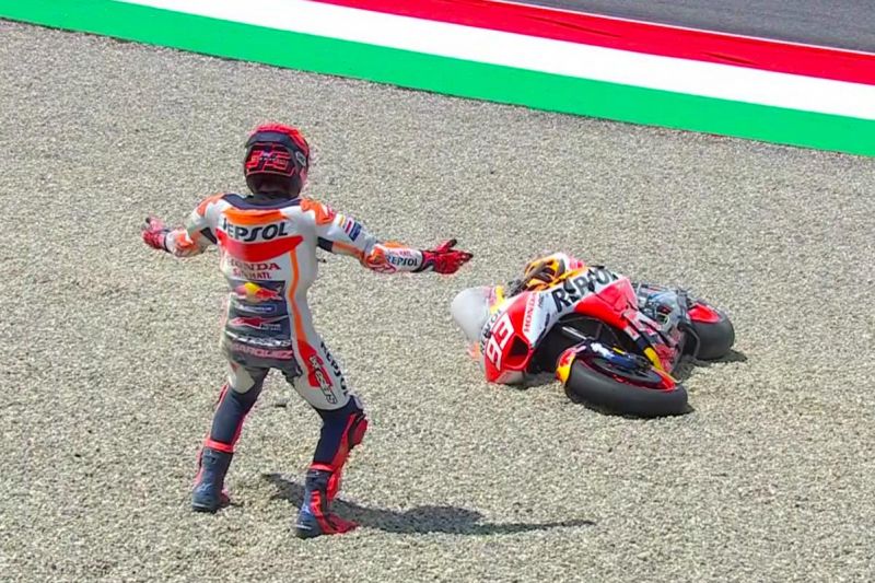 motogp-2-marquez-crash