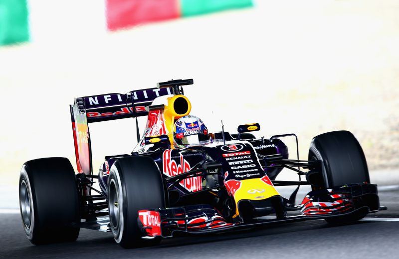 Kvjat_RedBull_Japán