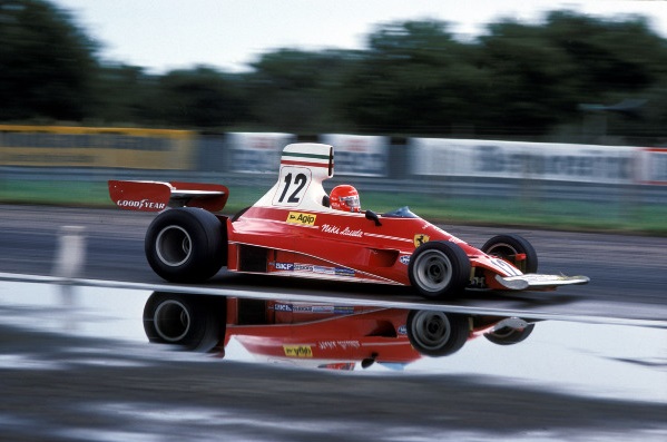 Lauda_Ferrari_1975