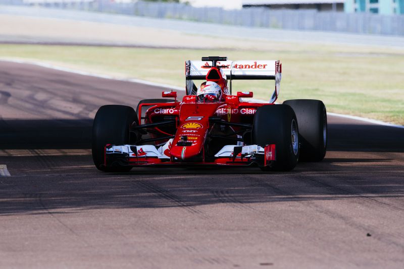 Pirelli_2017_Ferrari