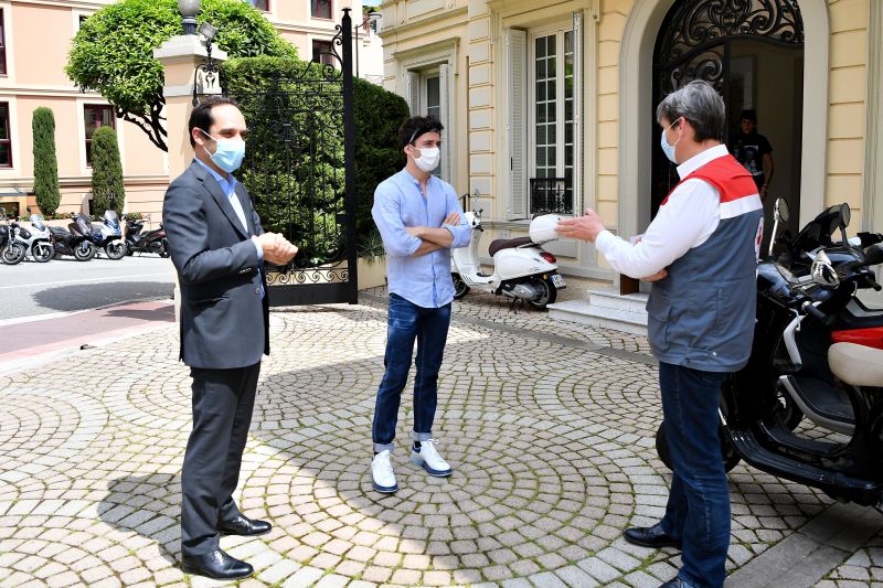 leclerc-monaco-vöröskereszt-3